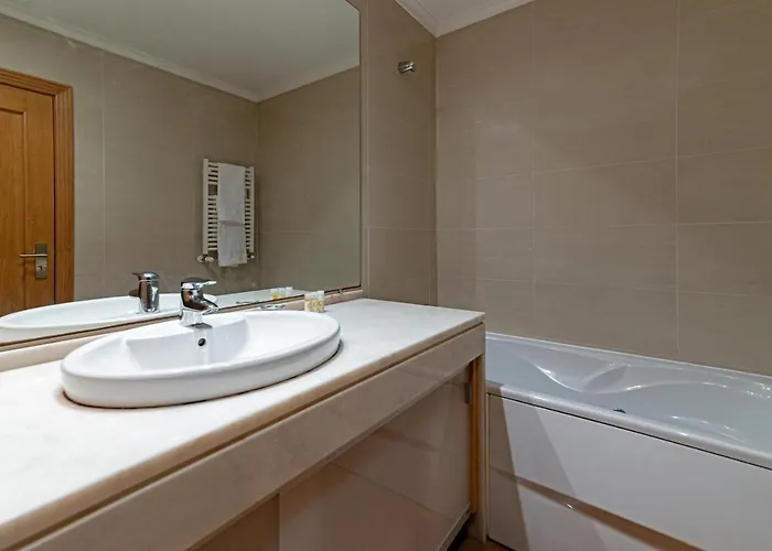 Bafureira Cascais Apartment; Privado Com Piscina Apartment Parede