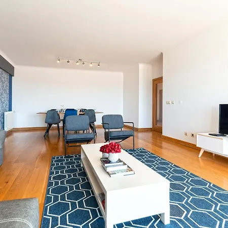 Bafureira Cascais Apartment; Privado Com Piscina Parede